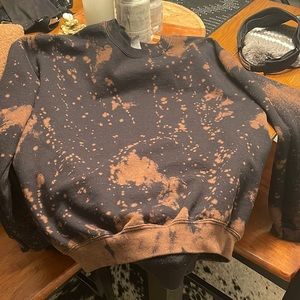 Bleached crew neck